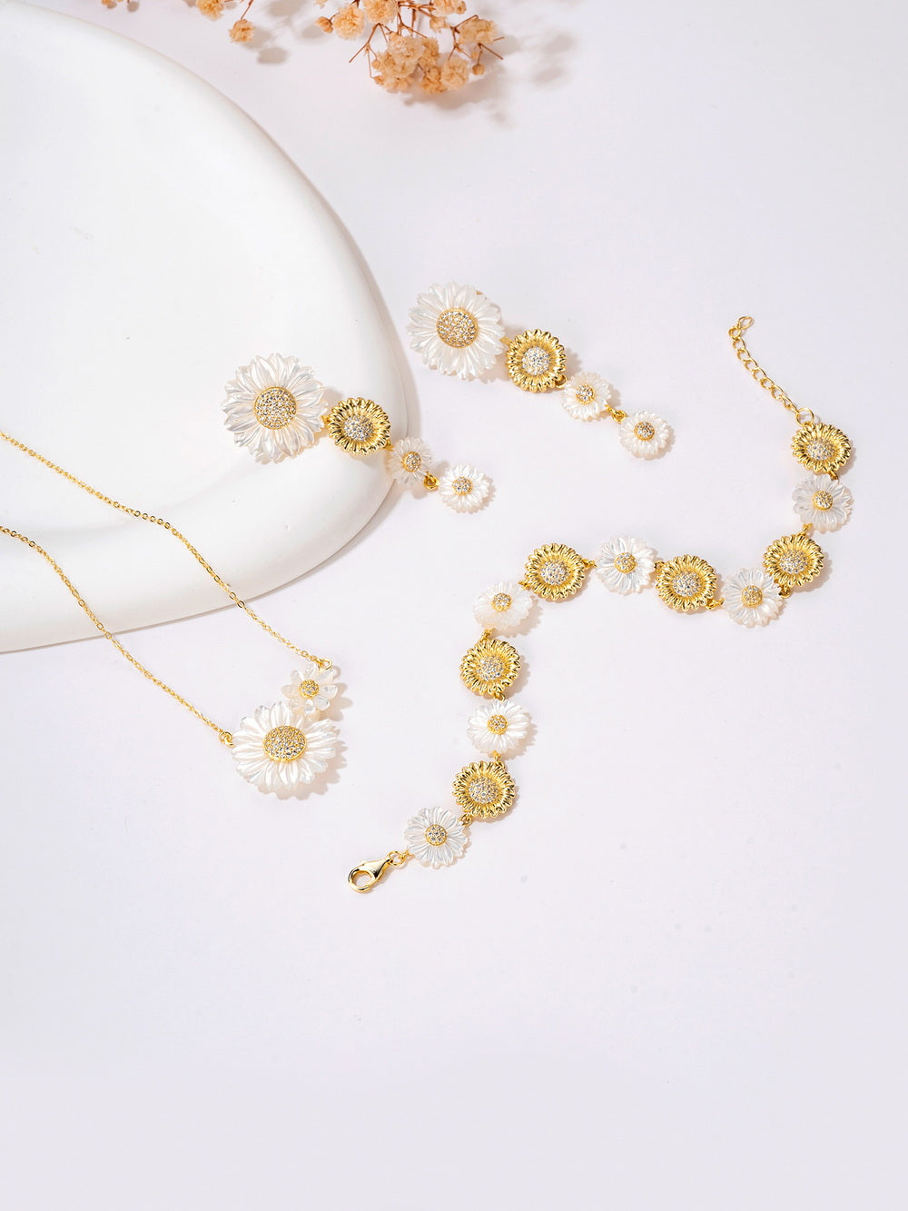 Mother of Pearl Earrings, 14k Gold, Flower Earrings, Fashion Accessories, Elegant Accessories