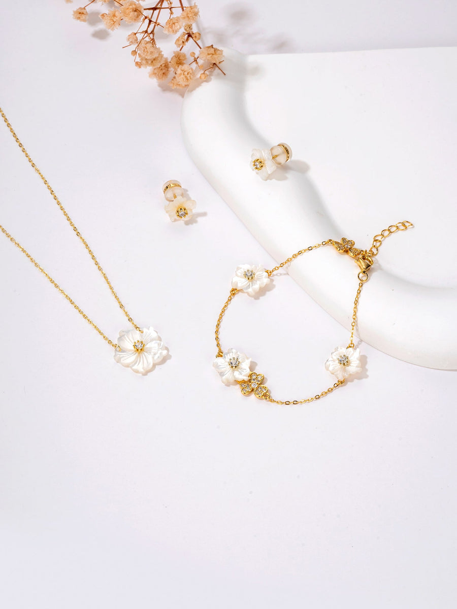 Mother of Pearl Necklaces, Orchid Flower Necklaces, Fashion Accessories, Elegant Accessories
