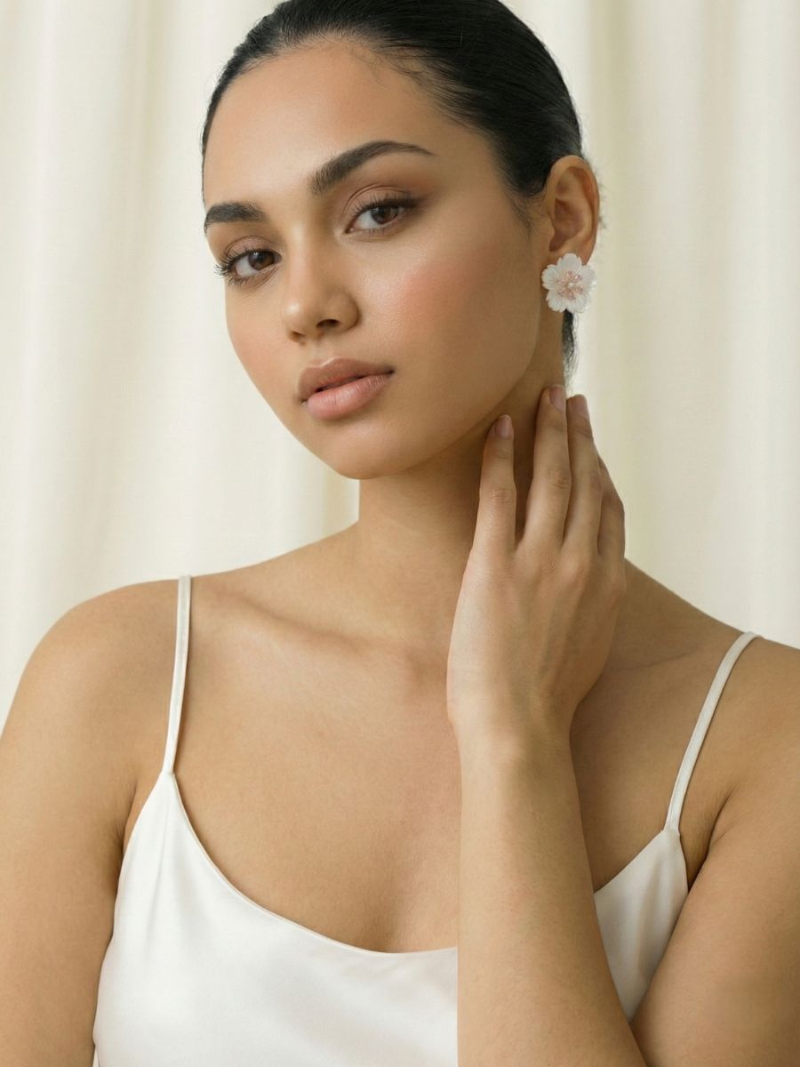 Vintage Mother of Pearl Flower Stud Earrings
