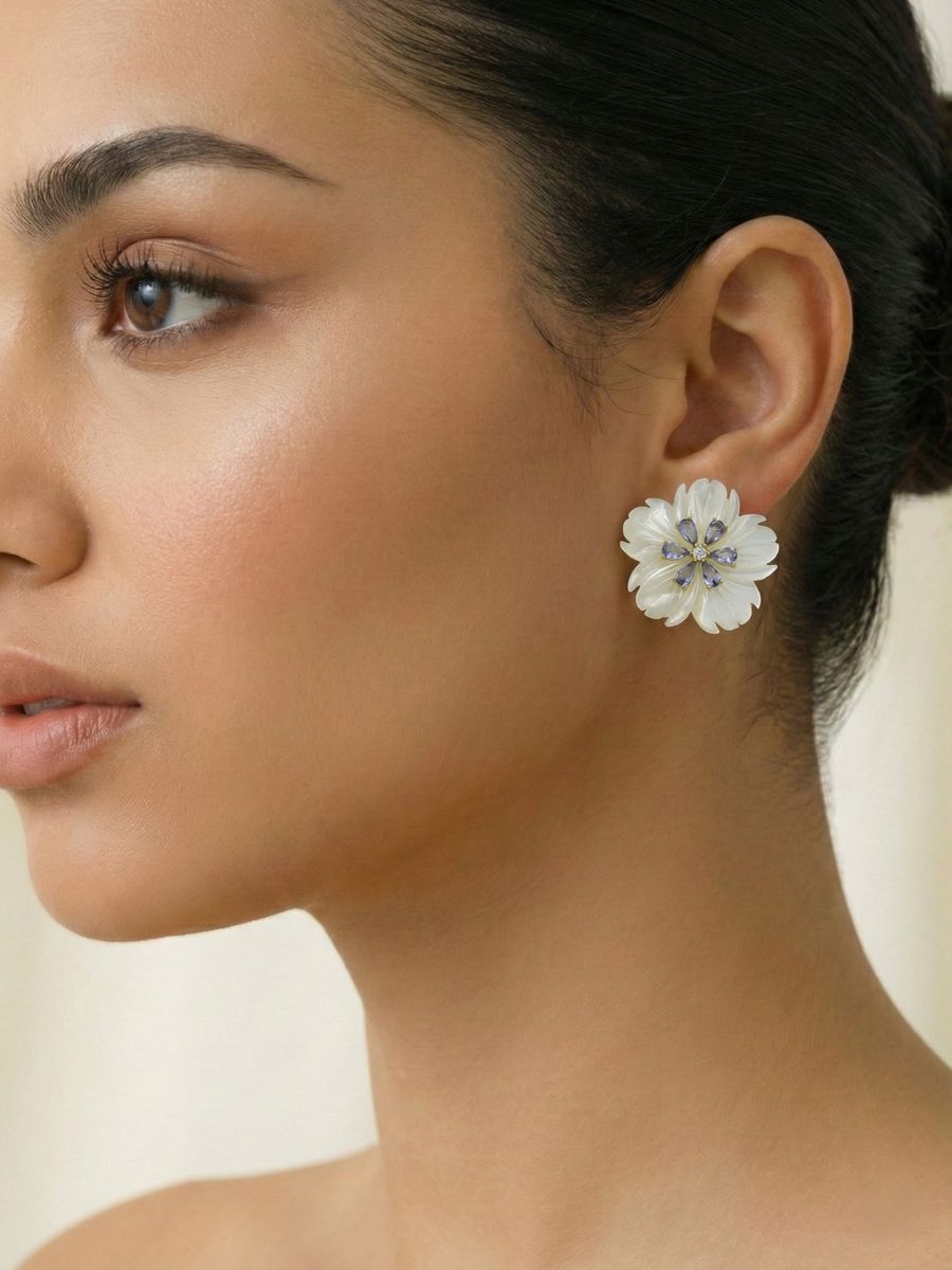 Vintage Mother of Pearl Flower Stud Earrings