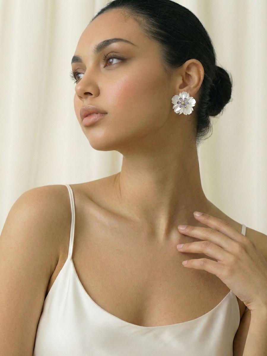 Vintage Mother of Pearl Flower Stud Earrings